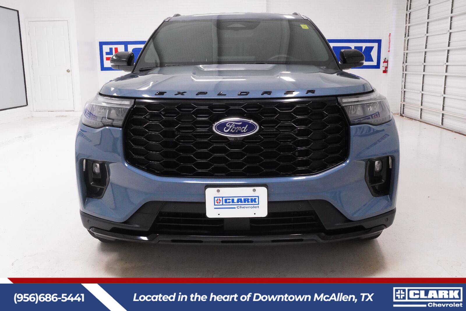 Used 2025 Ford Explorer ST-Line w/ Premium Package RWD image 2