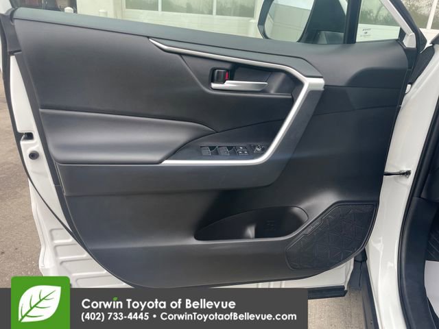 Used 2025 Toyota RAV4 XLE AWD/4WD image 18