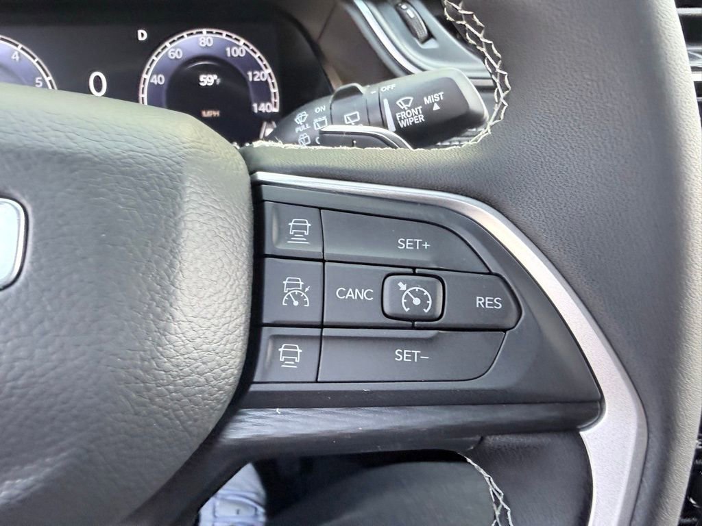 New 2025 Jeep Grand Cherokee L Laredo image 13