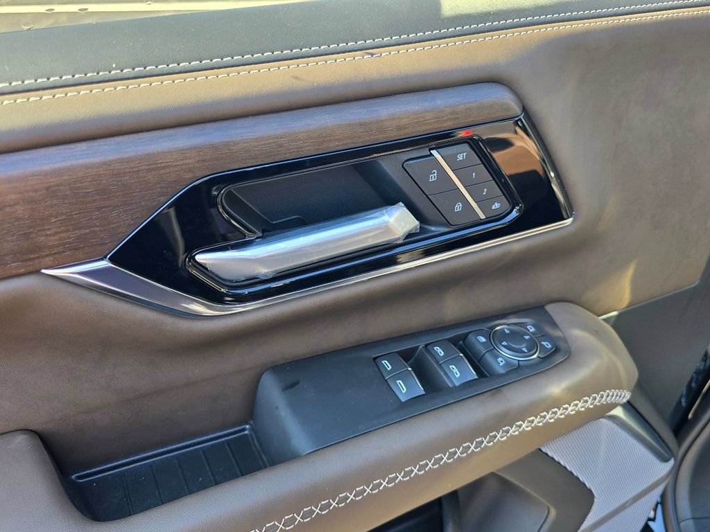 New 2026 GMC Yukon XL Denali Ultimate AWD/4WD image 23