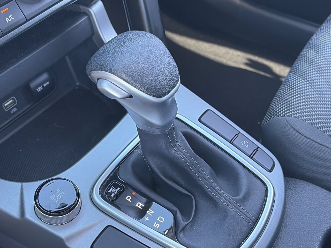 Certified 2026 Kia Seltos LX FWD image 28