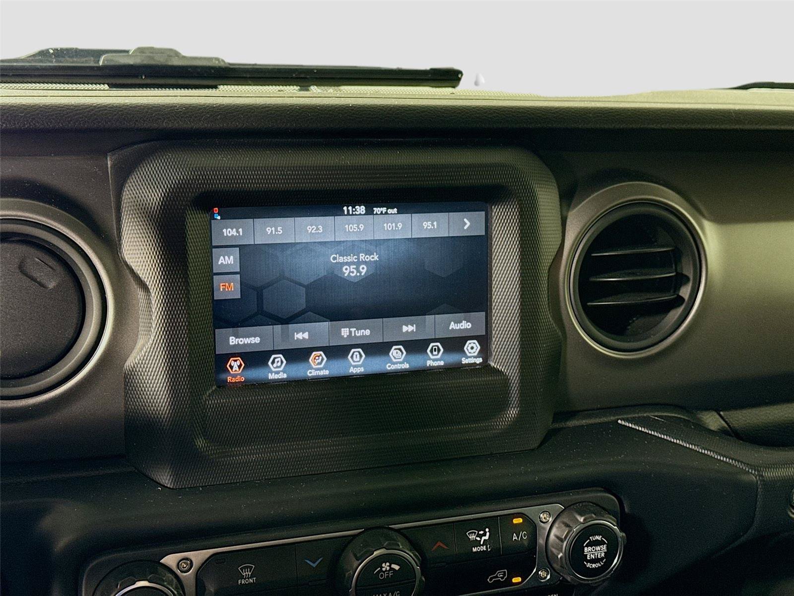 Used 2022 Jeep Wrangler Sport AWD/4WD image 8