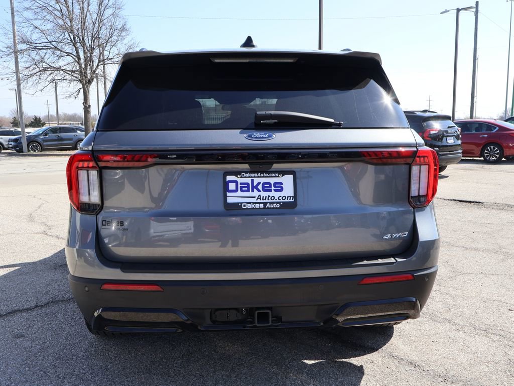 Used 2025 Ford Explorer ST-Line w/ ST-Line Street Pack image 7