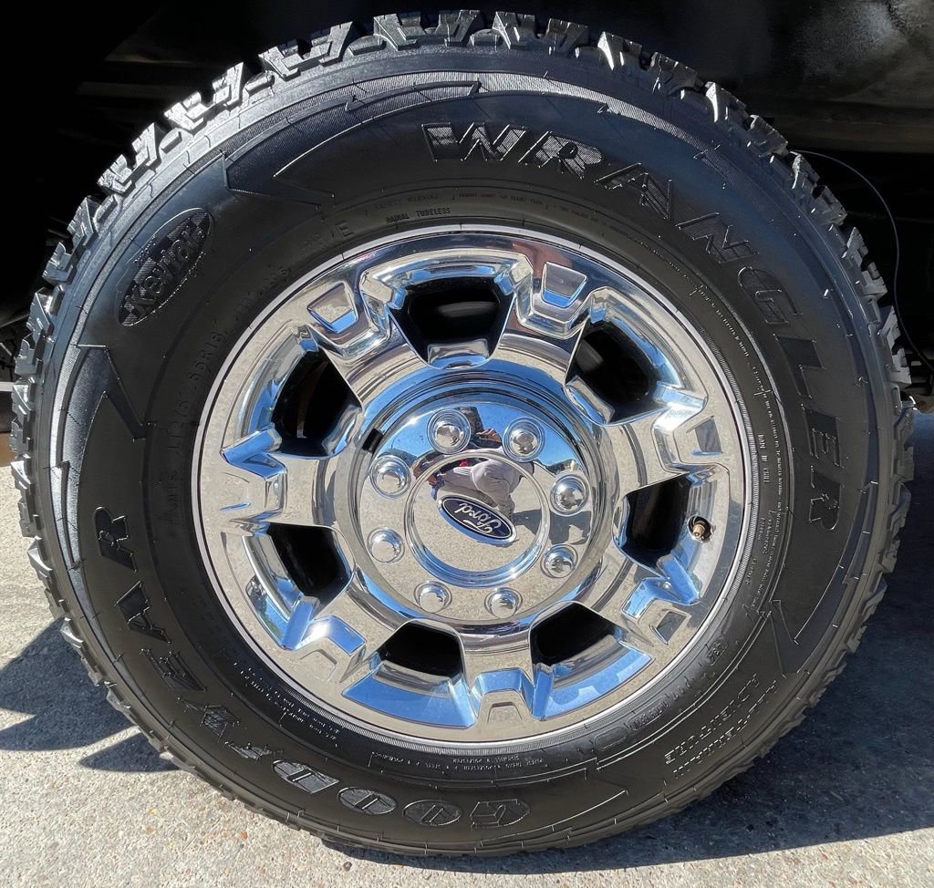 Used 2016 Ford F250 Lariat w/ Chrome Package image 11