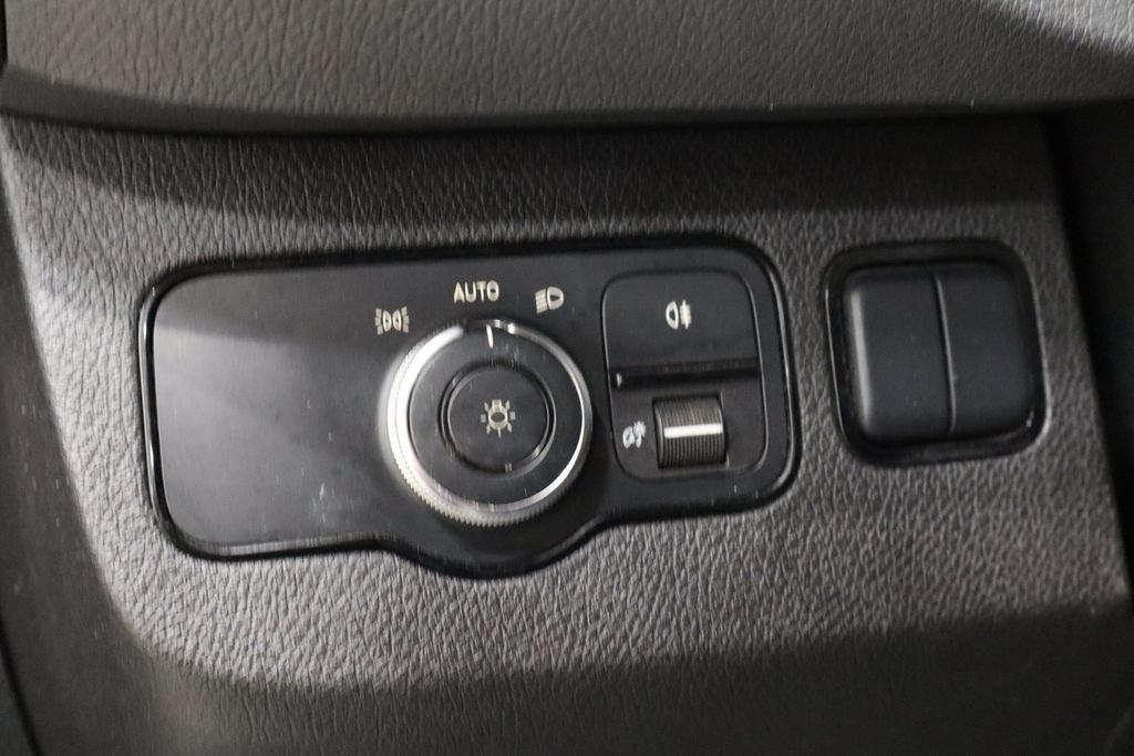 Used 2021 Mercedes-Benz Sprinter 2500 w/ Driver Convenience Package image 18