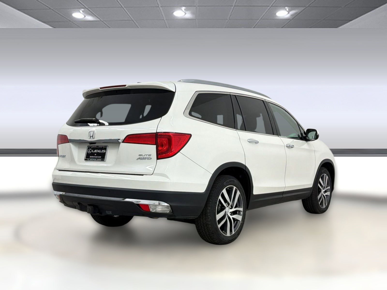 Used 2017 Honda Pilot Elite image 9