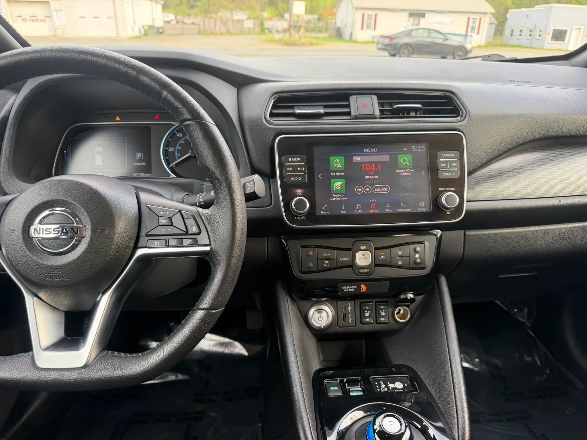 Used 2022 Nissan Leaf SV image 30