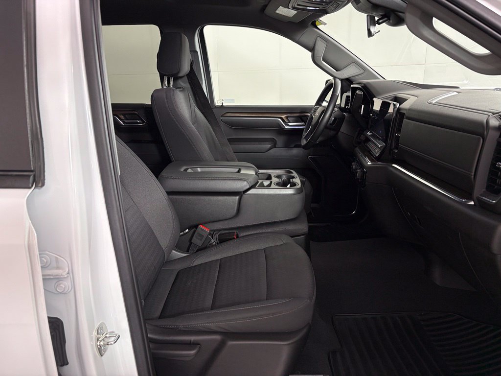 Used 2023 Chevrolet Silverado 1500 LT AWD/4WD image 43