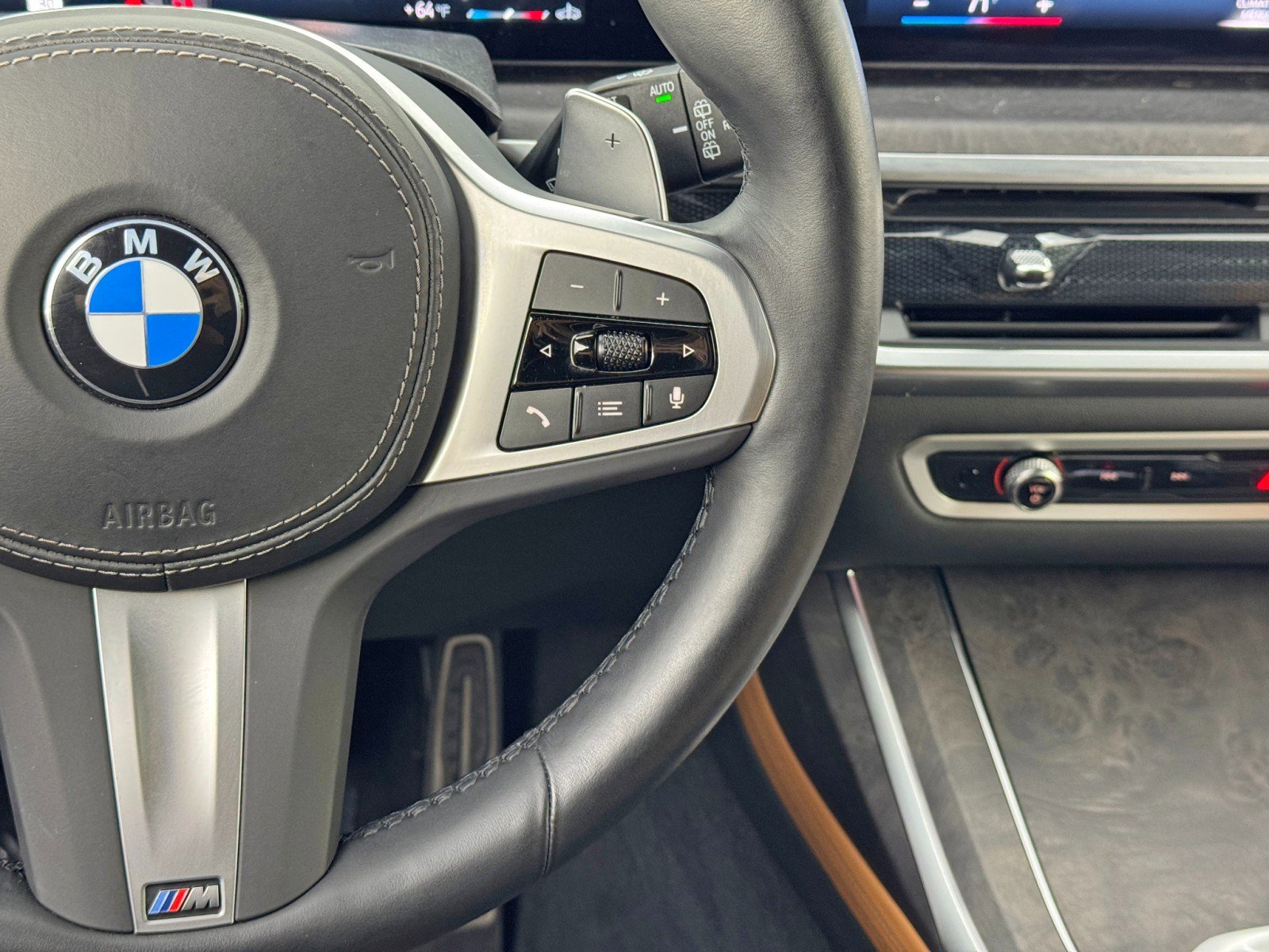 Used 2023 BMW X7 xDrive40i w/ M Sport Package image 24