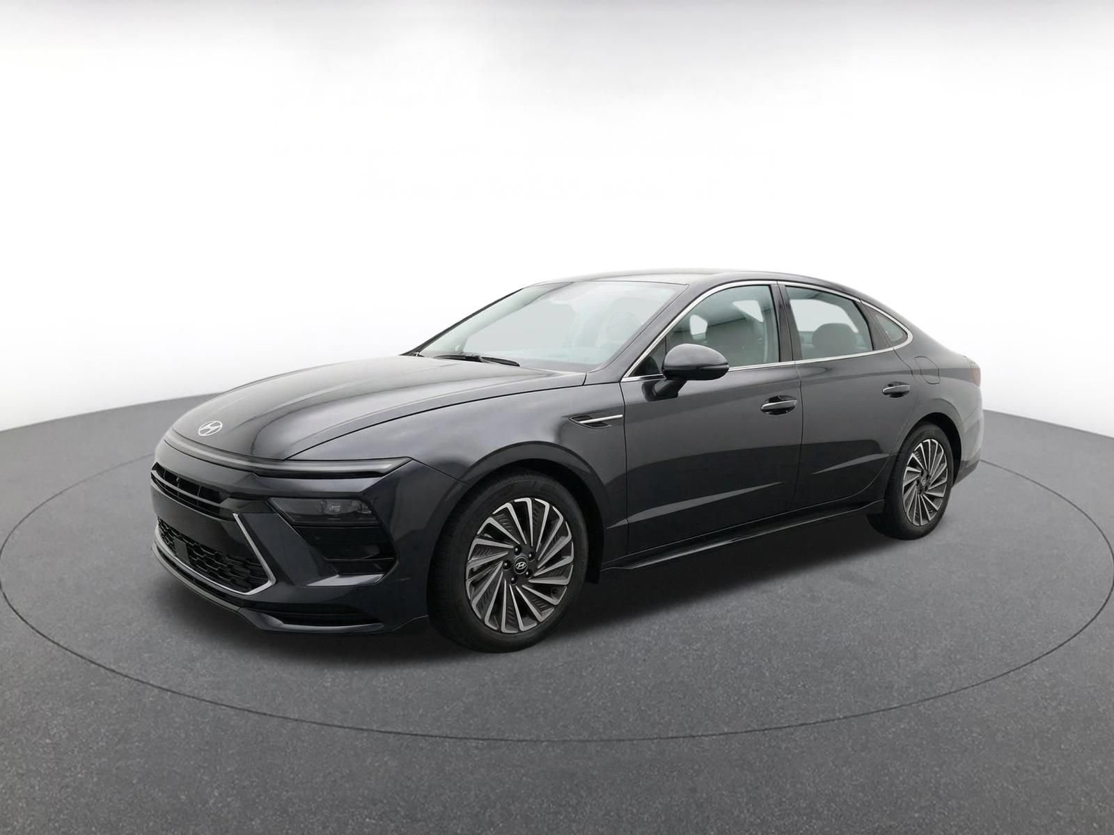 Used 2025 Hyundai Sonata SEL FWD image 3