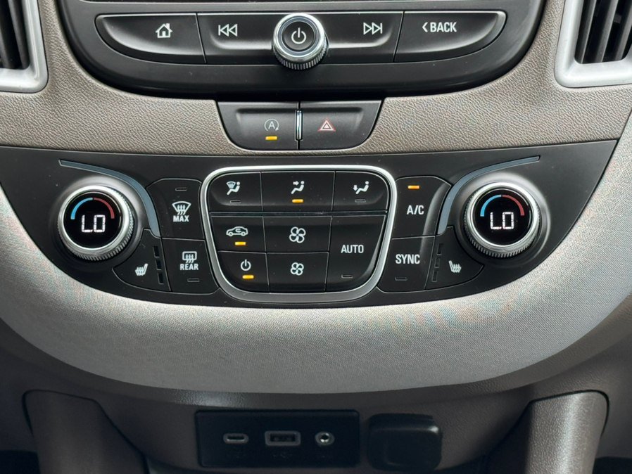 Used 2024 Chevrolet Malibu LT FWD image 23