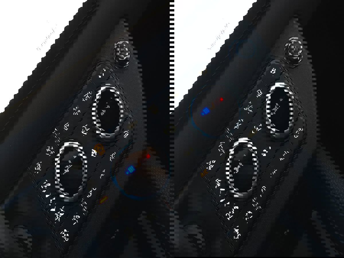 Used 2023 Land Rover Defender 110 75th Limited Edition image 62