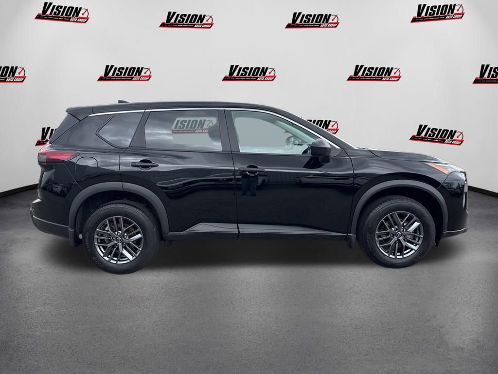 Used 2024 Nissan Rogue S AWD/4WD image 4