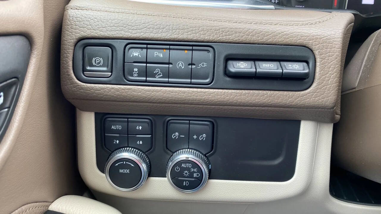 Used 2021 GMC Yukon XL Denali w/ Denali Premium Package image 17