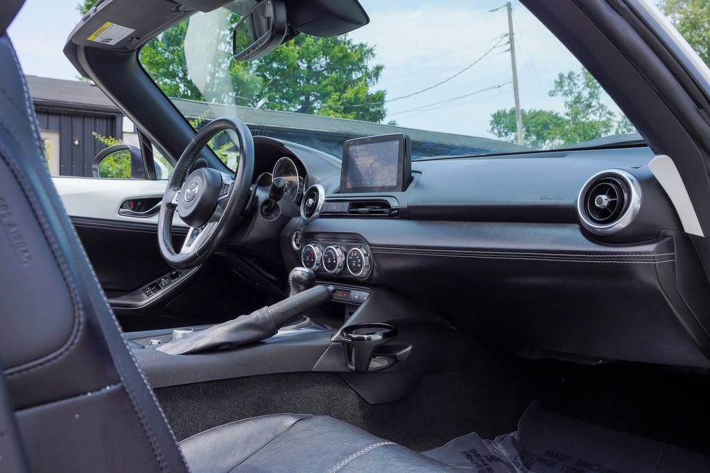 Used 2021 MAZDA MX-5 Miata RF Grand Touring RWD image 30