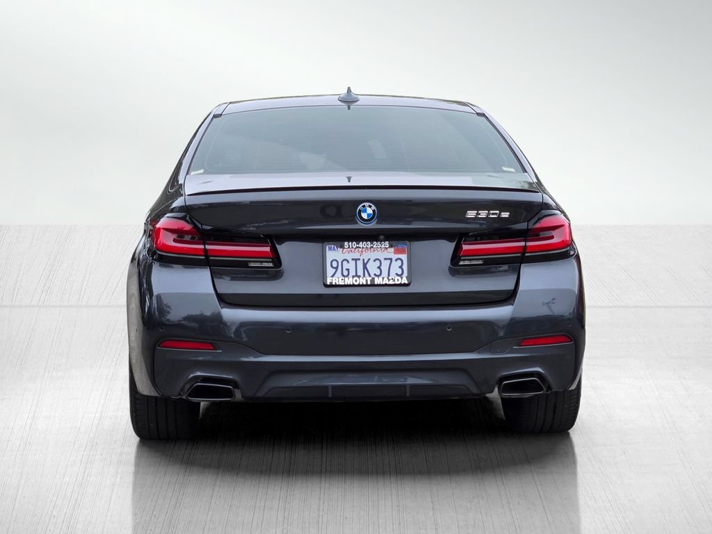 Used 2023 BMW 530e w/ M Sport Package RWD image 5