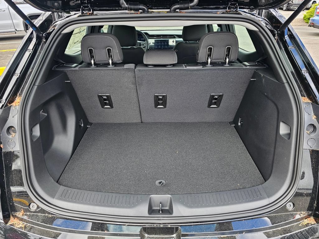 New 2027 Chevrolet Bolt LT w/ Comfort Package FWD image 13