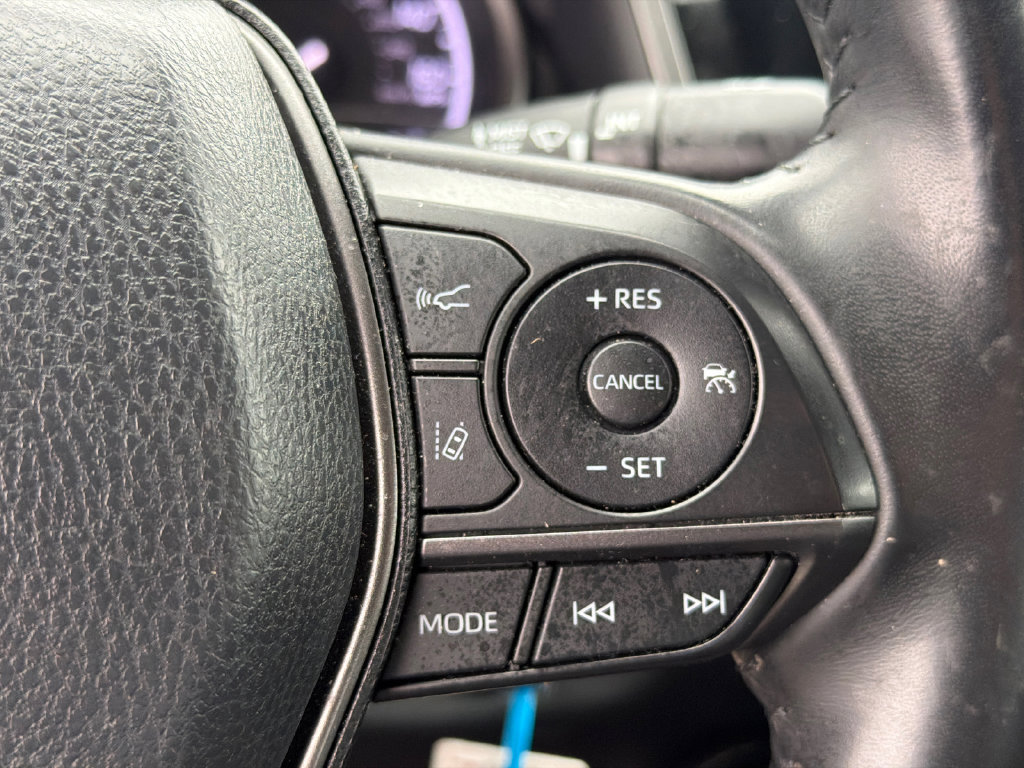 Used 2022 Toyota Camry SE w/ Carpet Mat Package (TMS) FWD image 25