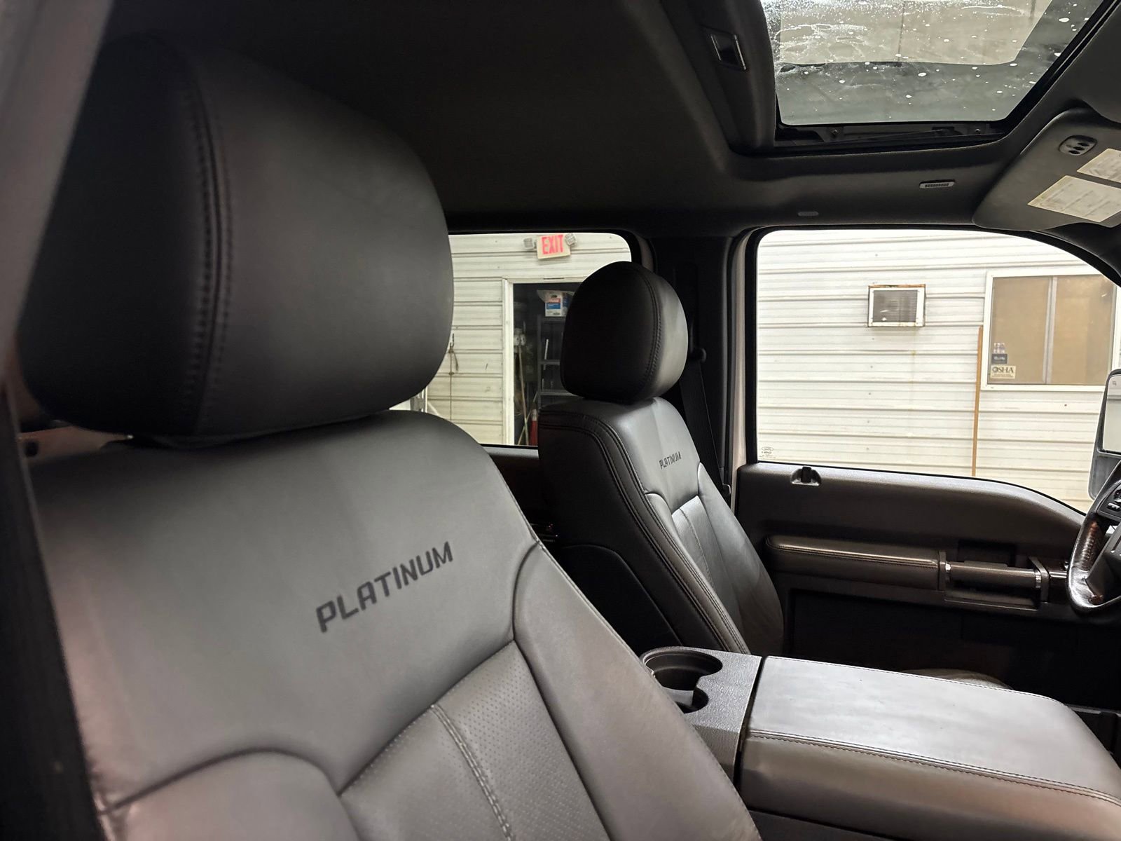 Used 2016 Ford F350 Platinum w/ Platinum Package AWD/4WD image 27