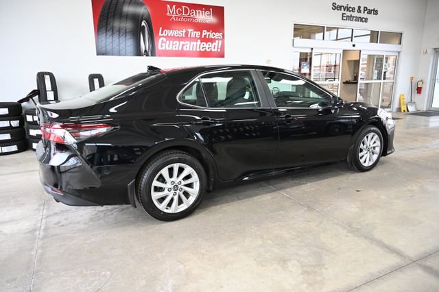 Used 2023 Toyota Camry LE image 5