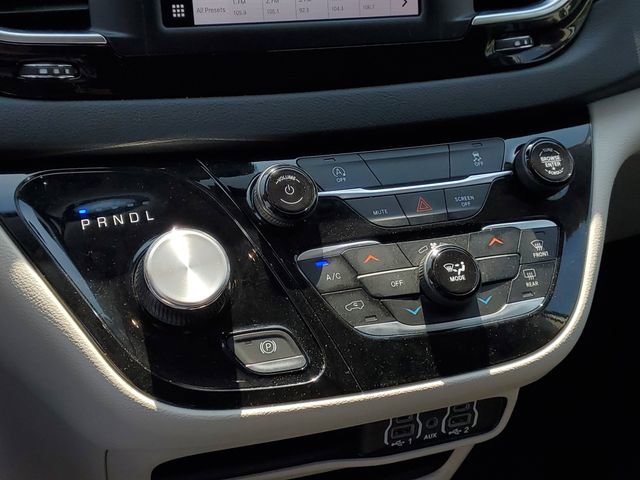 Used 2023 Chrysler Voyager LX FWD image 24
