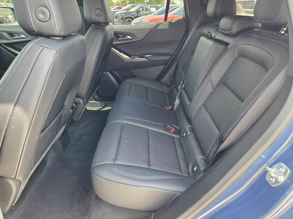 Used 2026 Chevrolet Equinox LT w/ Convenience Package II FWD image 7