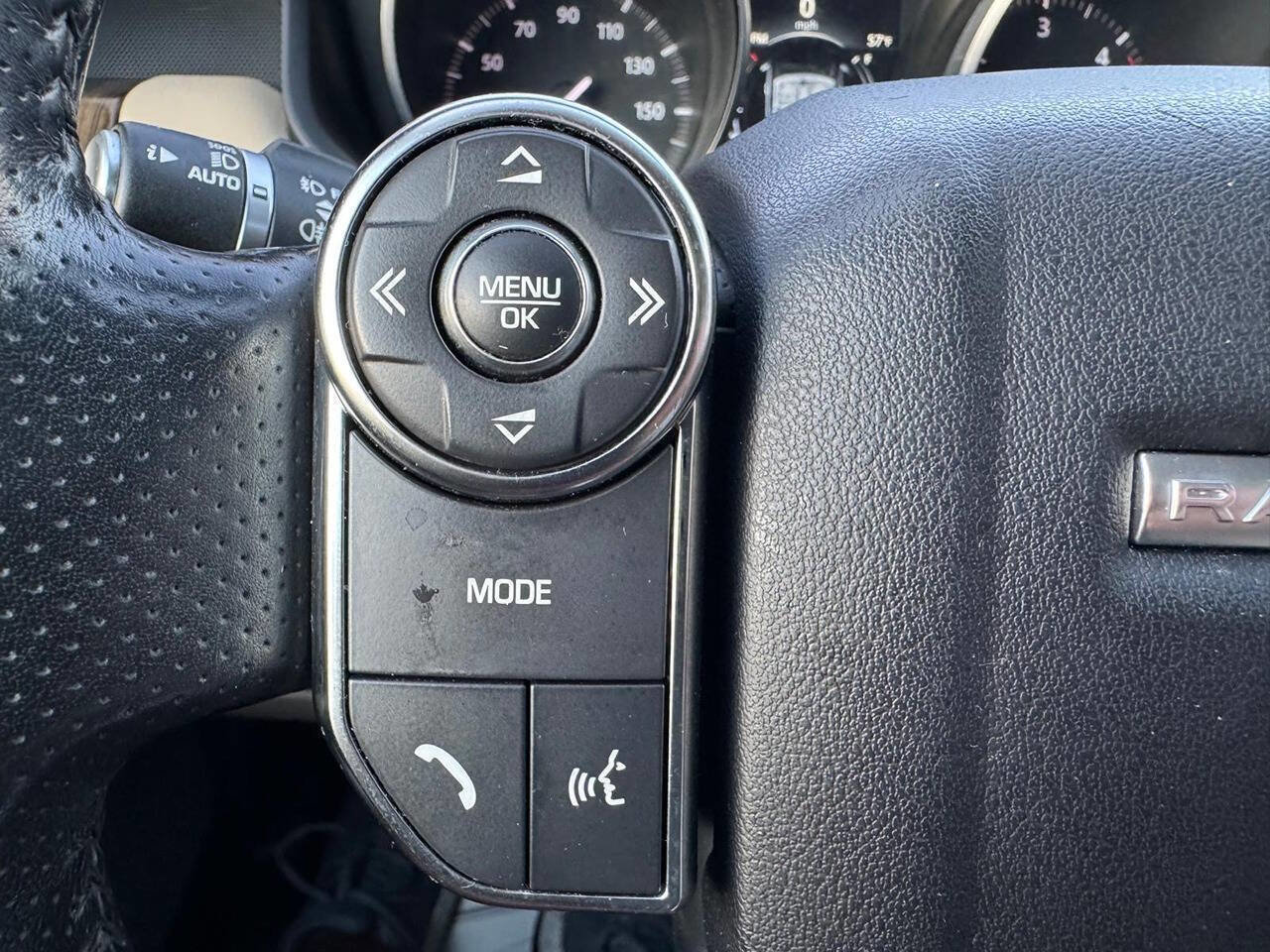 Used 2016 Land Rover Range Rover Sport HSE image 17