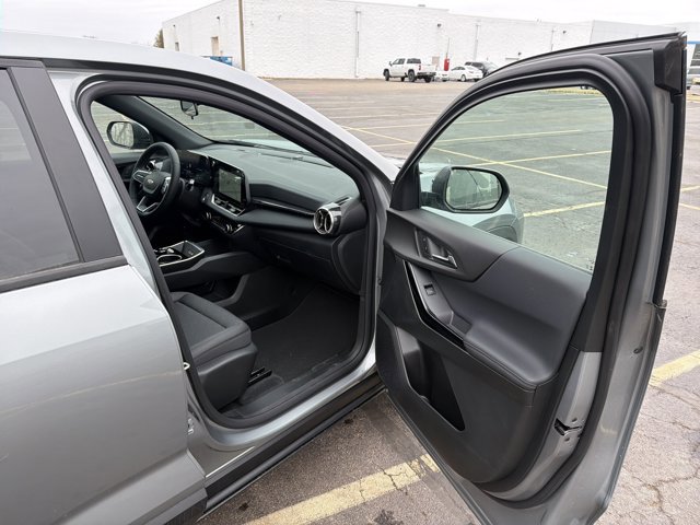 New 2026 Chevrolet Equinox LT w/ Convenience Package II image 28