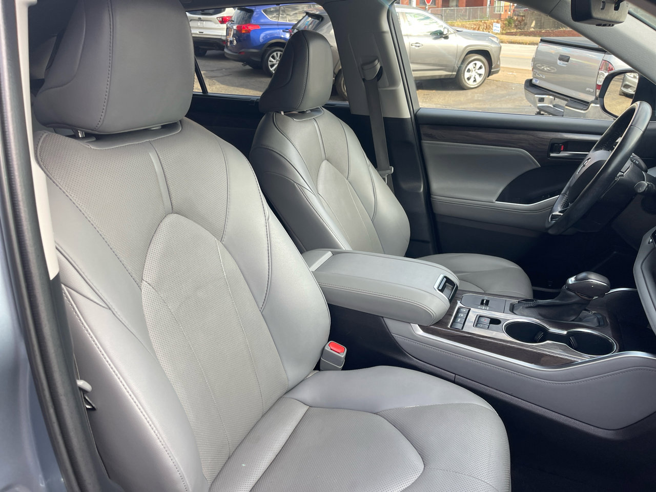 Used 2021 Toyota Highlander Limited image 26