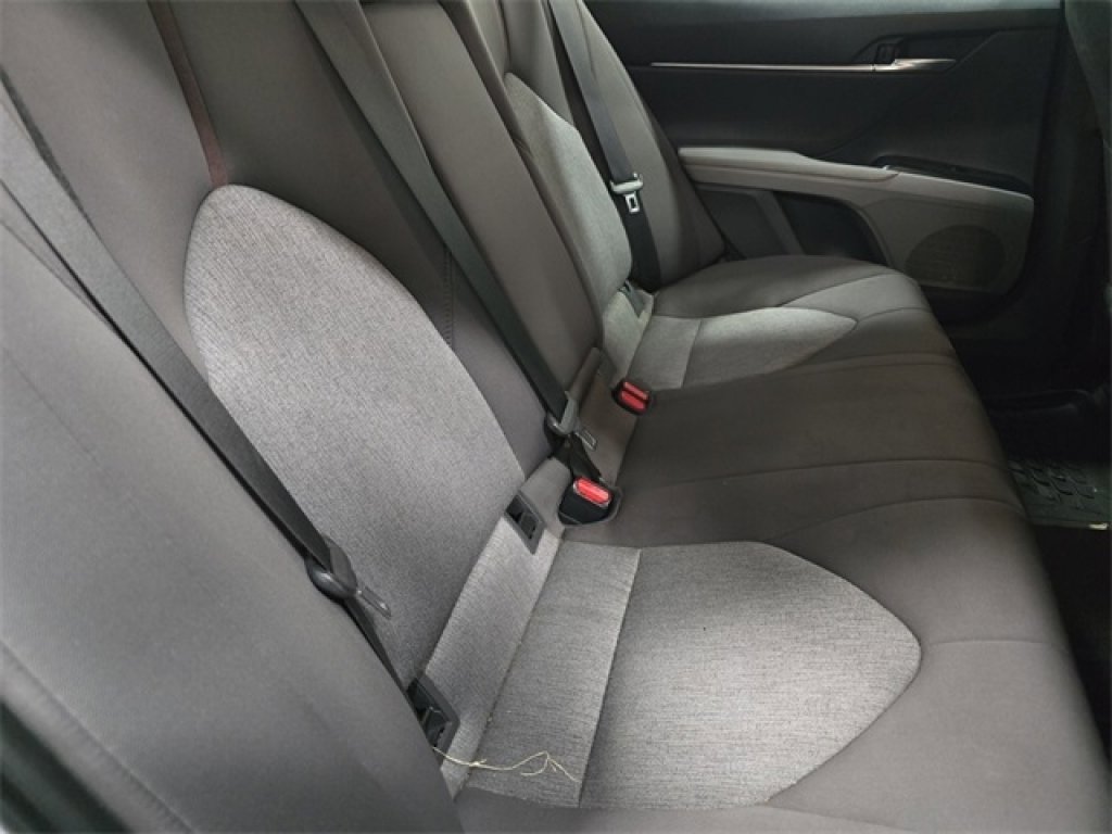 Used 2019 Toyota Camry LE image 16
