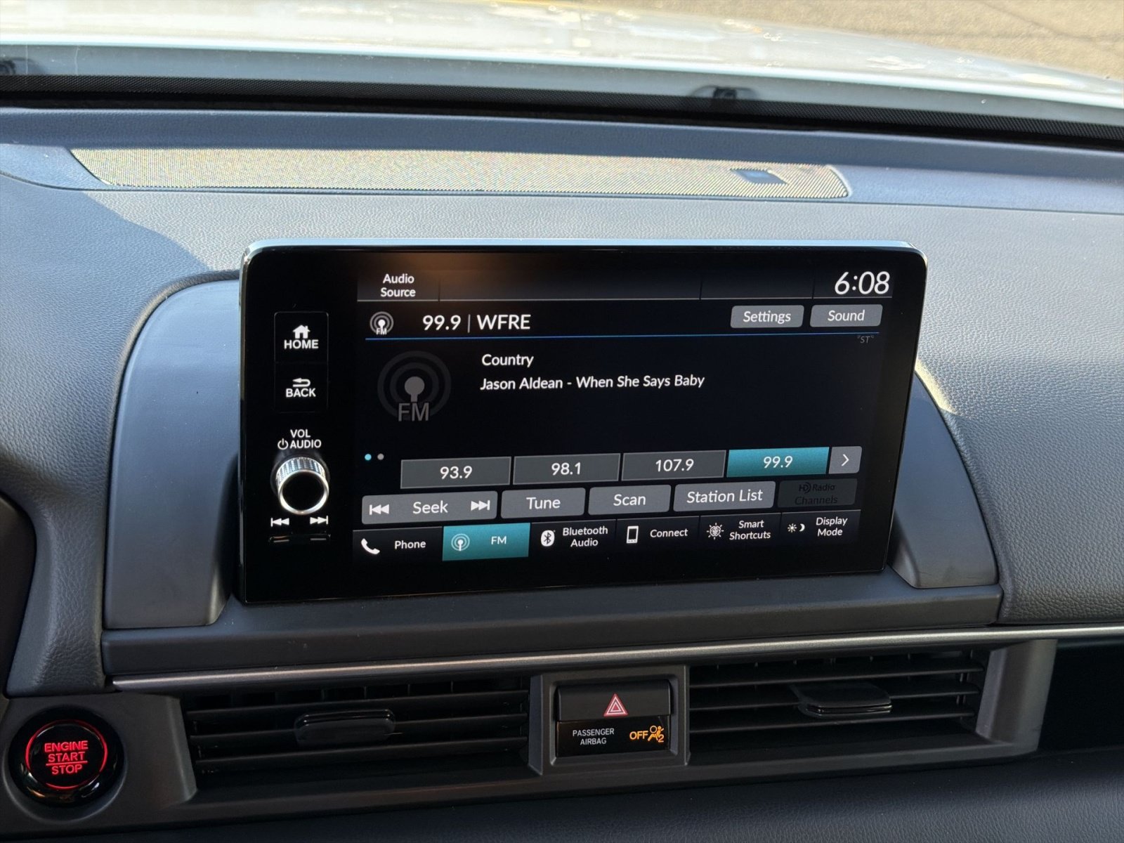 Used 2025 Honda Pilot EX-L image 18