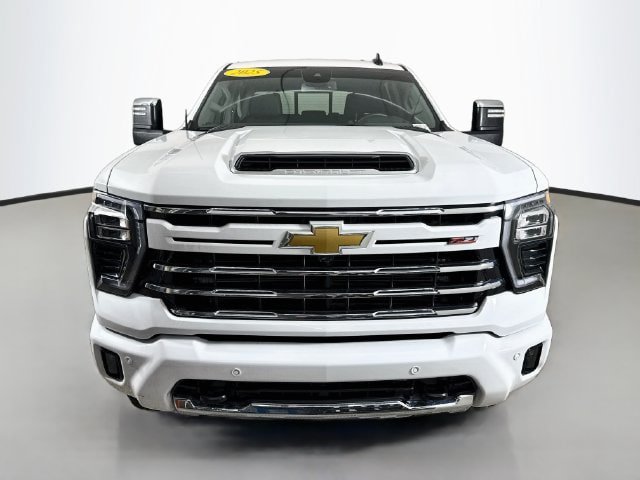 Used 2025 Chevrolet Silverado 2500 LT w/ Z71 Chrome Sport Edition AWD/4WD image 2