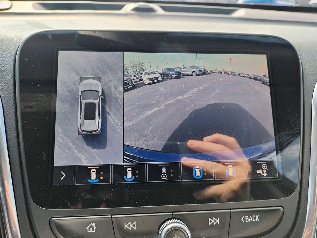 Used 2021 Chevrolet Equinox Premier FWD image 23