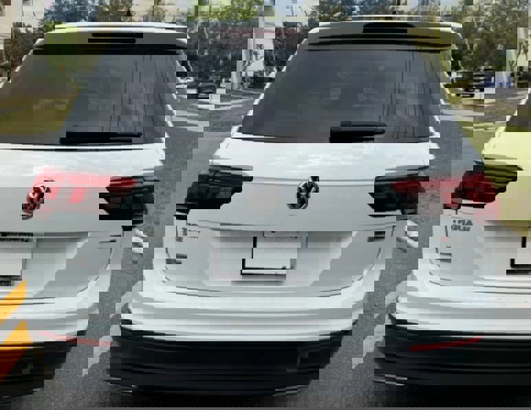 Used 2019 Volkswagen Tiguan SE w/ Panoramic Sunroof Package image 6