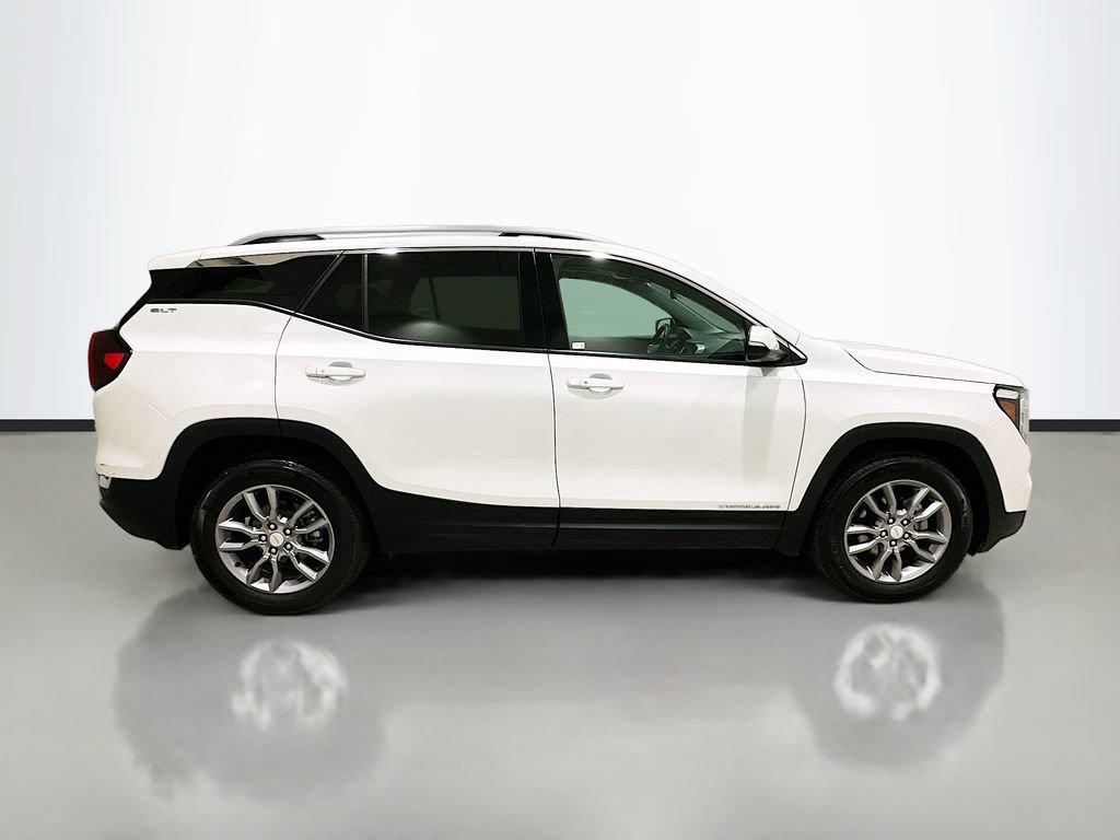 Used 2024 GMC Terrain SLT AWD/4WD image 8