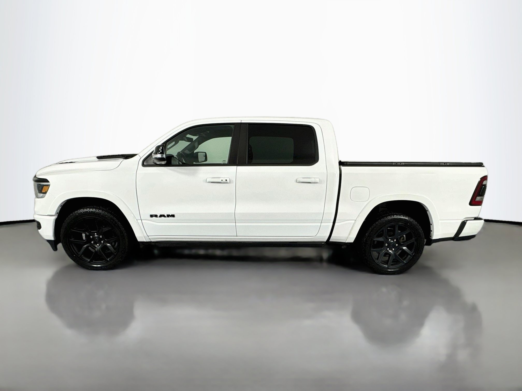 Used 2022 RAM 1500 Laramie AWD/4WD image 8