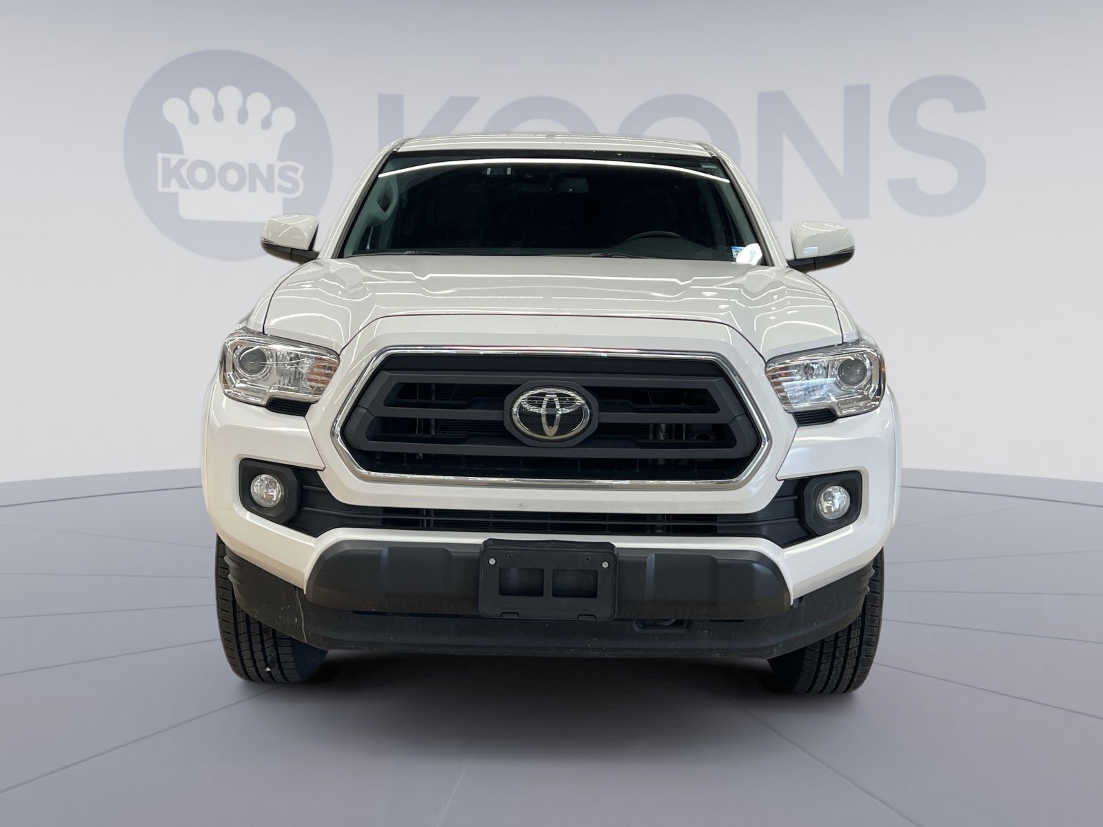 Used 2022 Toyota Tacoma SR5 w/ Technology Package image 8