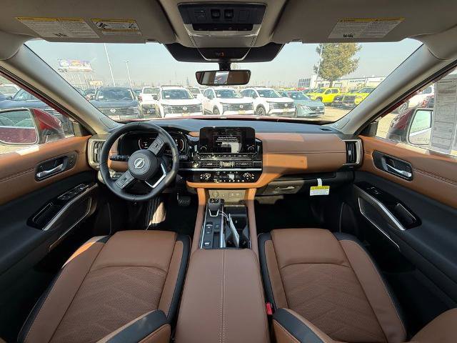 New 2025 Nissan Pathfinder Platinum image 14