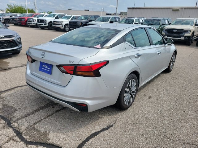 Used 2024 Nissan Altima 2.5 SV FWD image 5