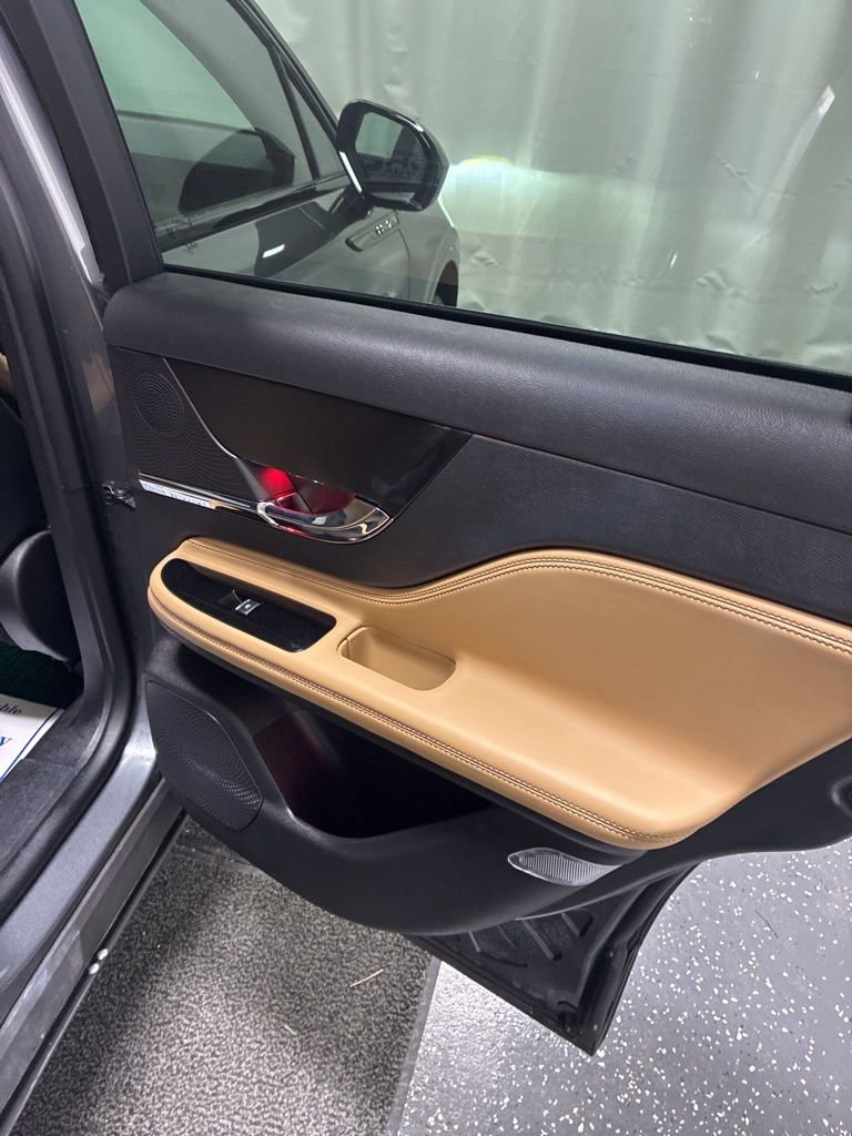 Used 2023 Lincoln Corsair Reserve w/ Jet Appearance Package image 27