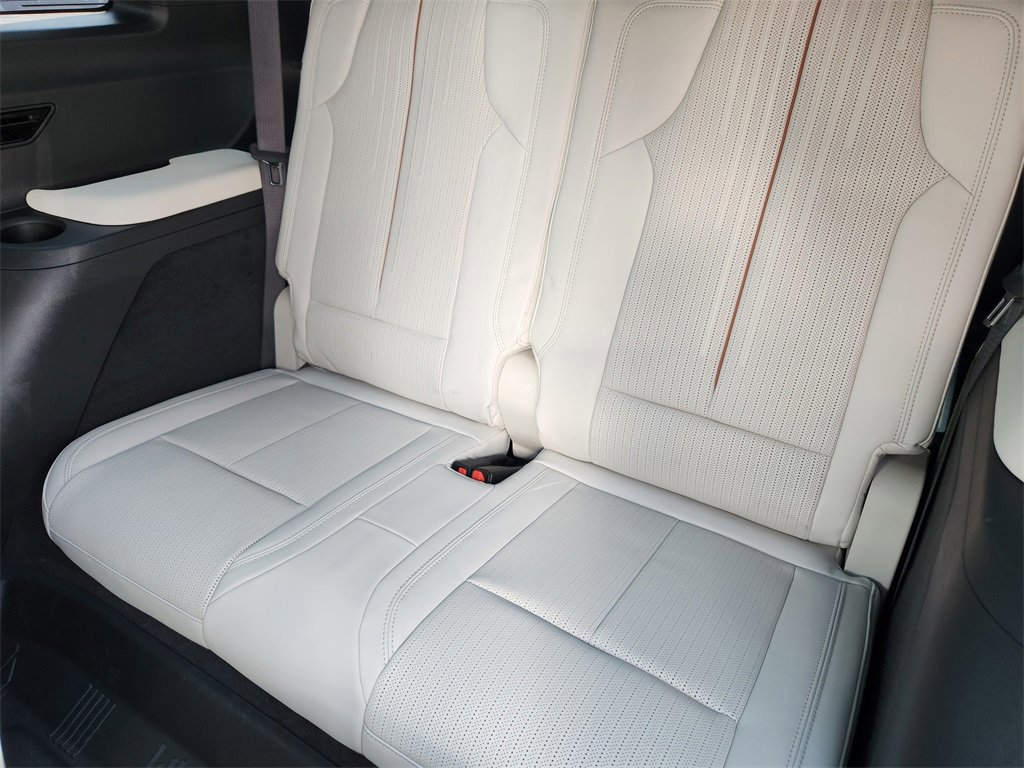 New 2026 Cadillac Vistiq Sport w/ LPO, Floor Liner Package image 22
