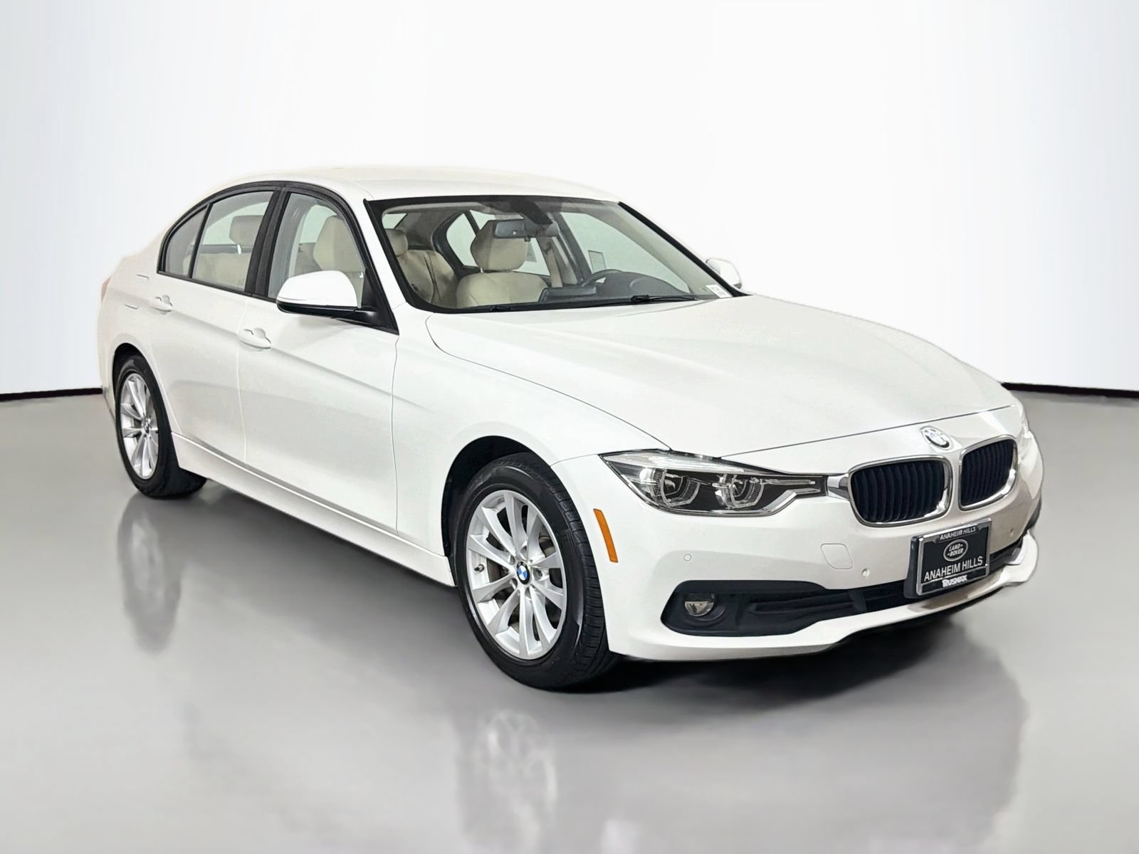 Used 2018 BMW 320i Sedan RWD image 7