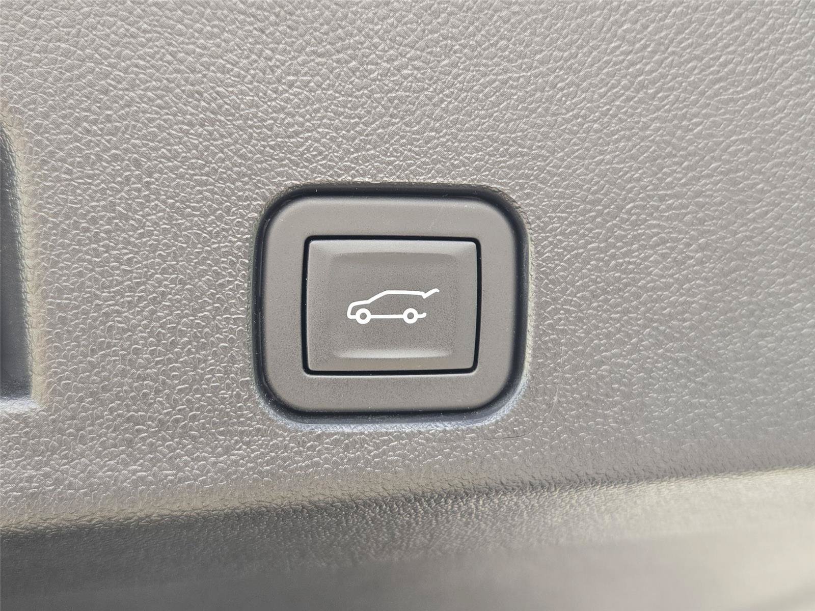 Used 2025 GMC Acadia Denali w/ LPO, Floor Liner Package AWD/4WD image 31