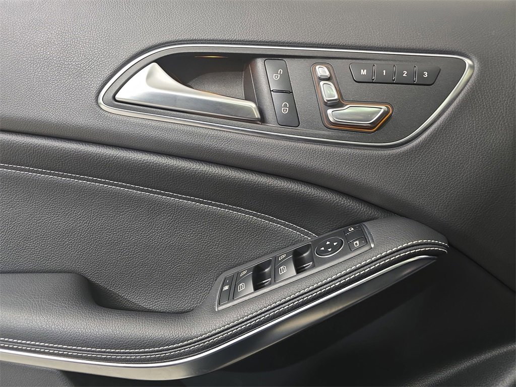 Used 2019 Mercedes-Benz GLA 250 4MATIC image 30