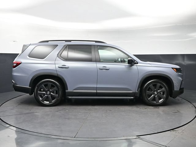 Used 2025 Honda Pilot Sport image 4