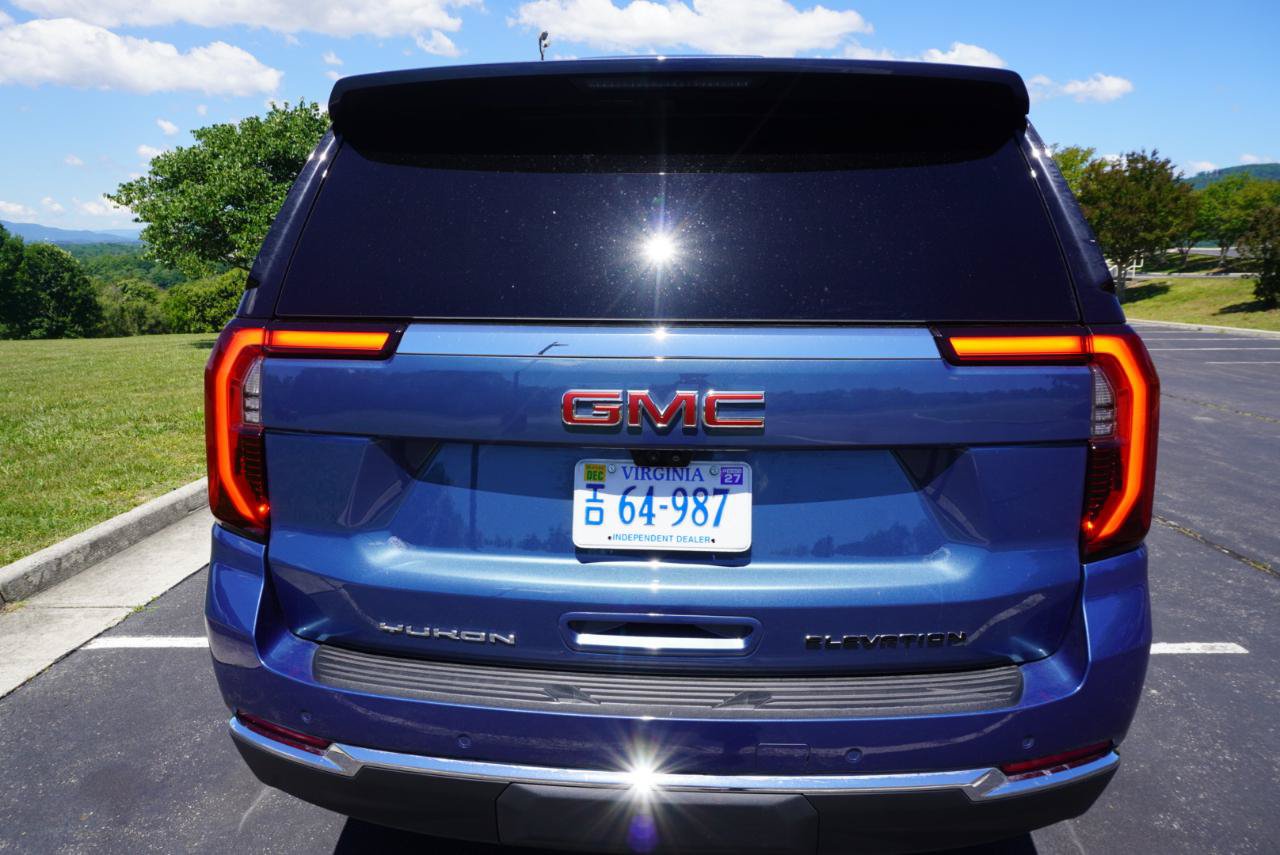Used 2026 GMC Yukon XL Elevation w/ Elevation Premium Package AWD/4WD image 15