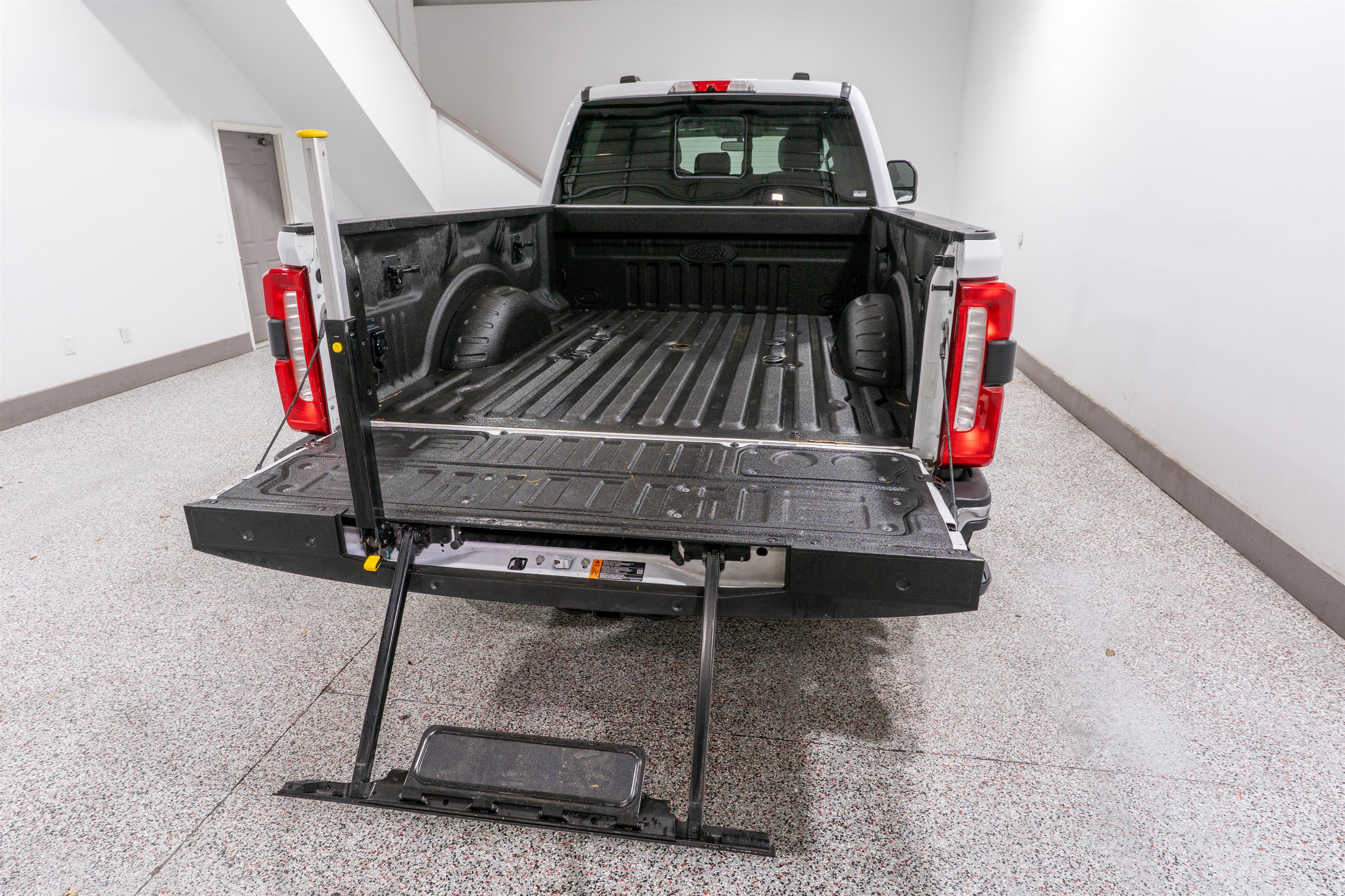 Used 2023 Ford F250 King Ranch w/ Chrome Package image 11