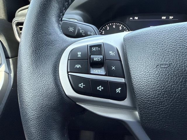 Used 2022 Ford Explorer XLT w/ Equipment Group 202A image 29