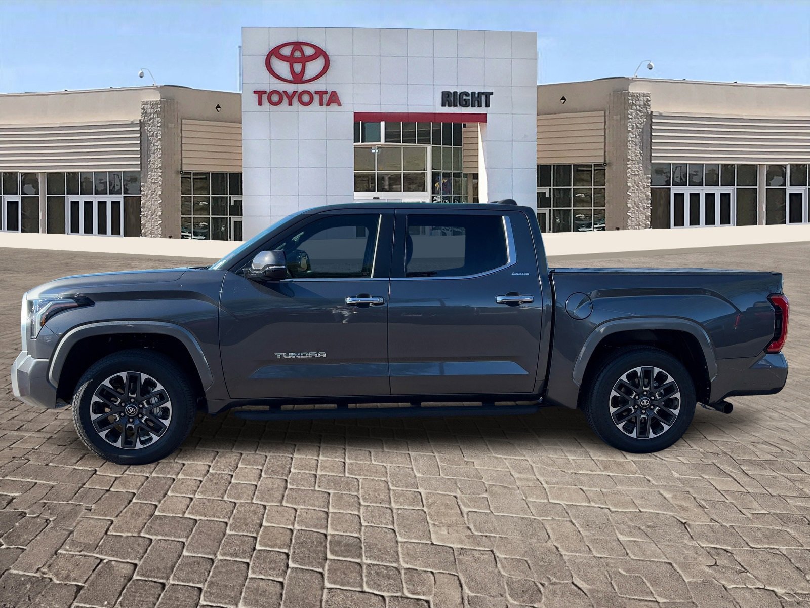 Used 2025 Toyota Tundra Limited image 3