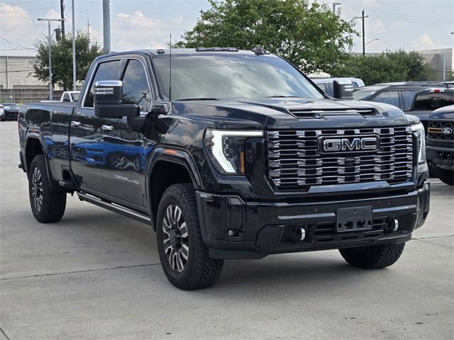 Used 2025 GMC Sierra 3500 Denali Ultimate image 3
